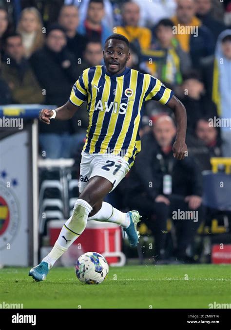Fenerbahçe ရဲ့ ညာနောက်ခံကစားသမား Bright Osayi-Samuel က ဘယ်သူလဲ။ Bright Osayi- Samuel သည် jazz ရမလား။